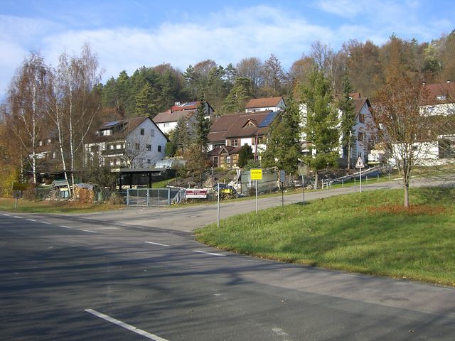 Südwestauffahrt von Artelshofen: Der Einstieg in Artelshofen.