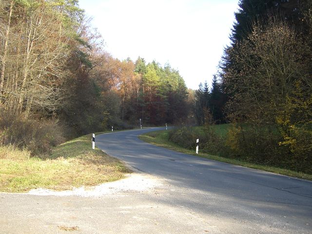 Südwestauffahrt von Artelshofen: Richtung Großmeinfeld.