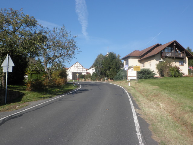 Ostauffahrt von Sommerau, vor der Einfahrt nach Eichelsbach