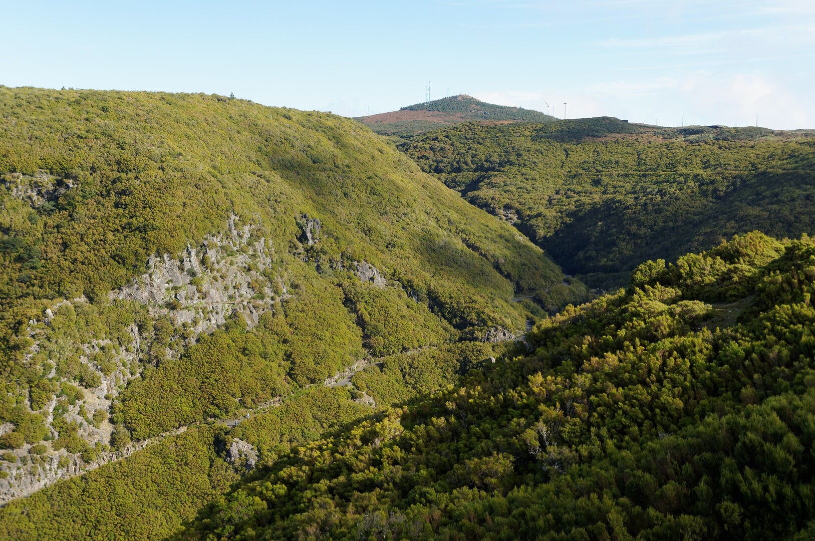 Blick hinunter ins Tal von Rabaçal Richtung Osten.