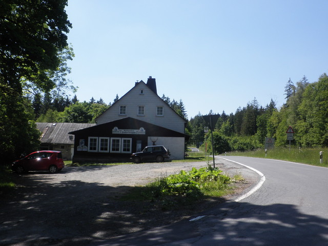 das Gasthaus Hubertushöhe in Blickrichtung nach Birnbaum