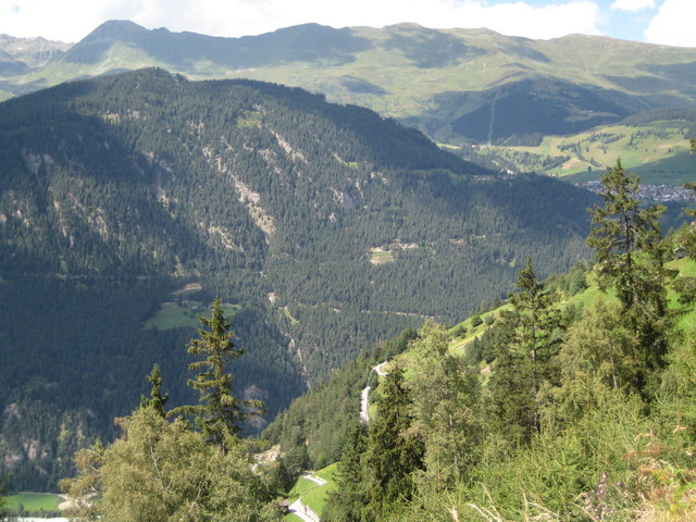 Blick zur gegenüberliegenden Talseite nach Serfaus