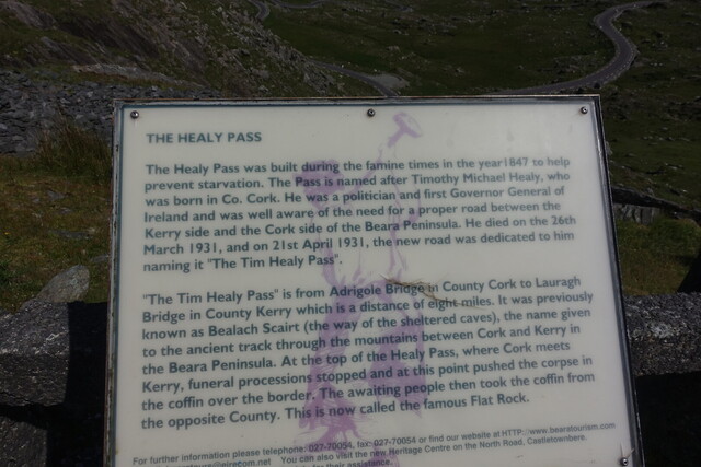 Inschrift auf der Passhöhe Healy Pass.