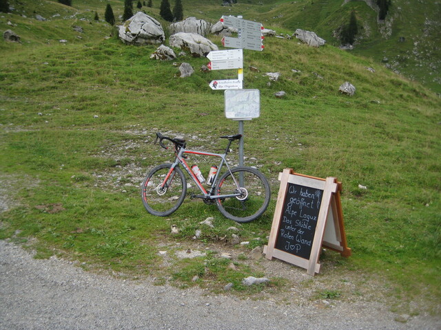 Südauffahrt, Start am Parkplatz Laguz-Alpe