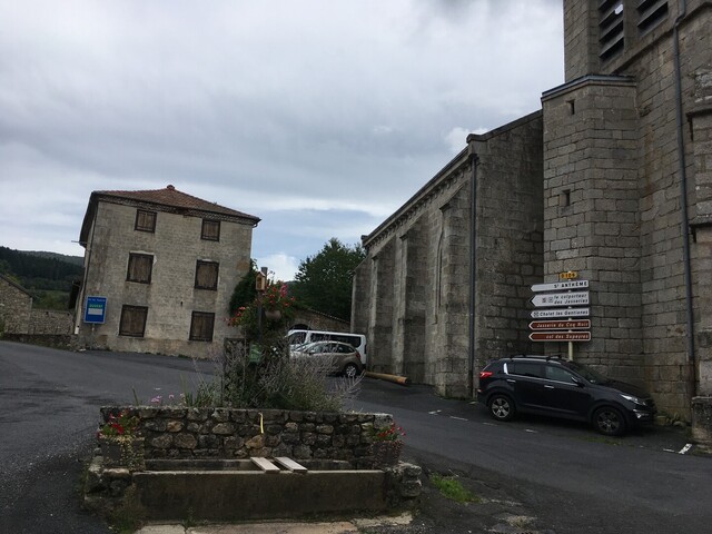Col des Supeyres (W) Startpunkt der Westauffahrt an der Kirche in Valcivières (IMG 7533).