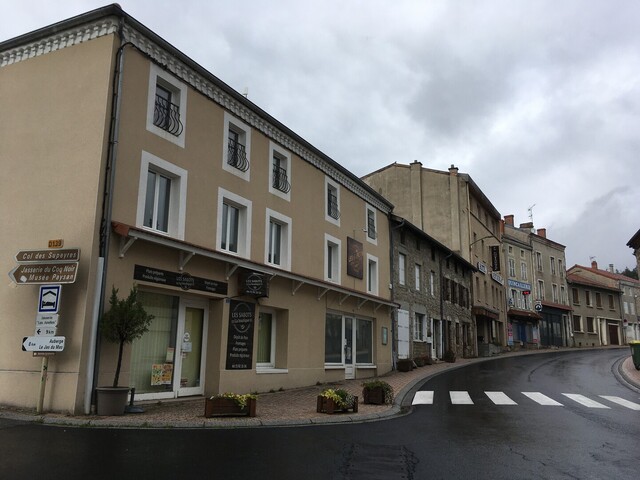 Col des Supeyres (SO) Startpunkt in Saint-Anthème an der Boulangerie (IMG 7630).