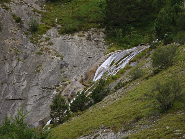 SO-Anfahrt: Wasserfall im Mittelteil