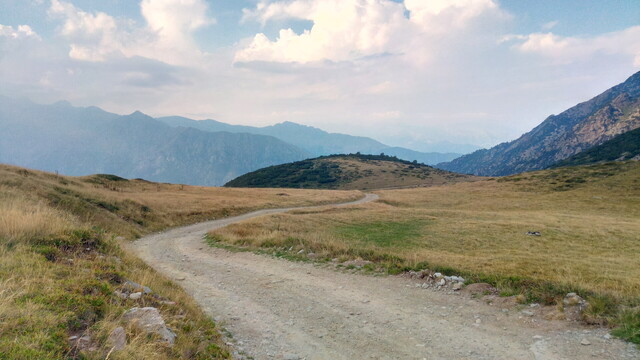 Blick vom Colle del Colombardo in Richtung Viù-Tal.