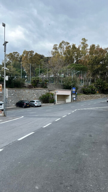 Poggio Kreuzung. Links Abfahrt Sanremo, rechts zum Passo Ghimbegna