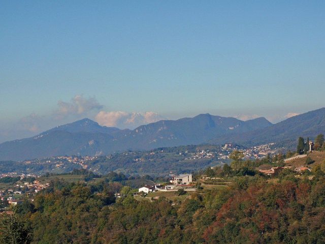 oberhalb Castel San Pietro, hinten Monte Rosa.