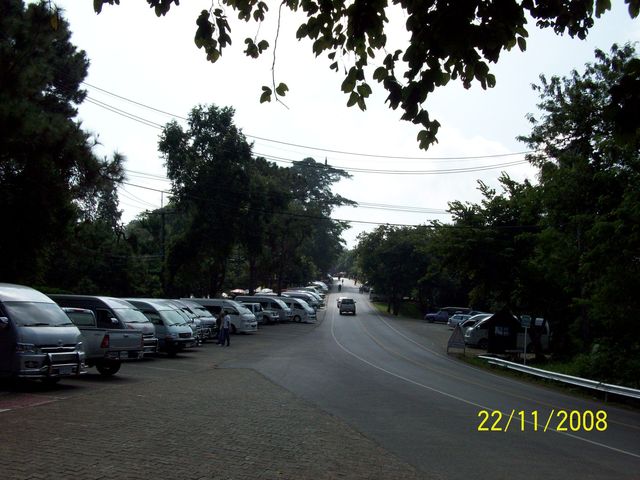 Doi Tung - Mae Fa Luang Garden  - Zielbereich mit Parkplatz.