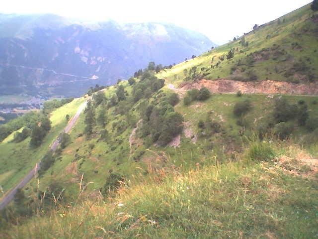 Die Kehre am Col d'Azet im Vordergrund, die Kehre am Gegenhang im Hintergrund.Torsten K&auml;hler