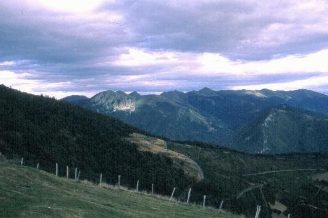 Blick vom Col d'Aspin in Richtung Arreau.Hans Dietmar J&auml;ger
