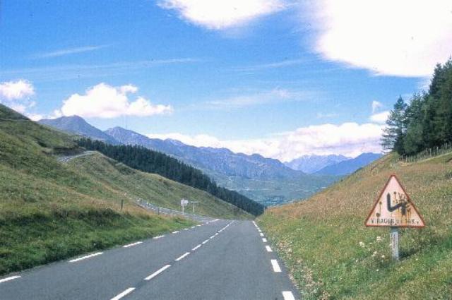 Blick in Richtung Arreau vom Col de Peyresourde.Hans Dietmar J&auml;ger