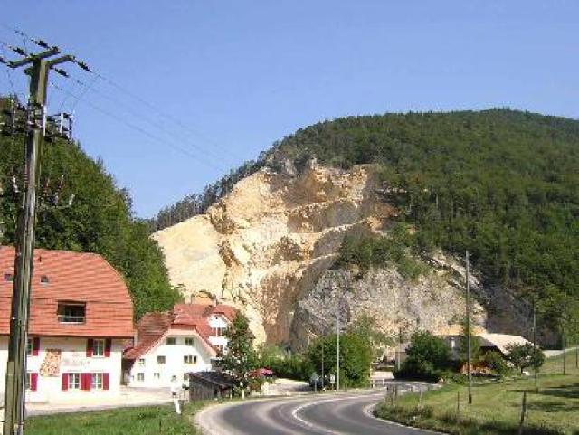 Der Steinbruch im Gänsbrunnen auf der Nordrampe zum WeissensteinpassStefan Moser