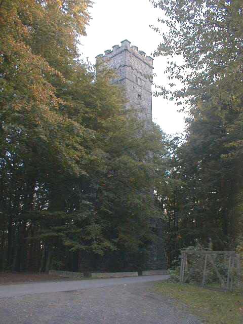 Der 27 m hohe Ohlyturm des Odenwaldclubs, 1901 aus Granit gebaut, markiert den höchsten Punkt des Felsberges.Region OdenwaldArmin K&uuml;belbeck