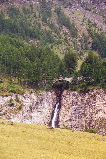 Wasserfall auf der Nordanfahrt zum CayolleSommertour 2000