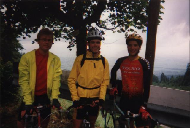 Till, Tobi und Jan stehen am RuppenpassItalien 1999