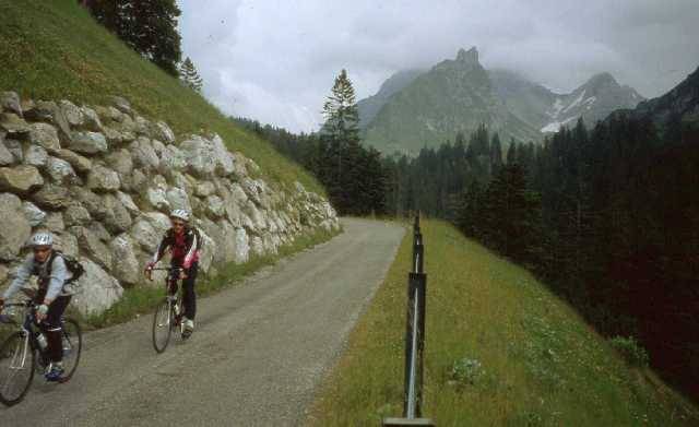 Der Weg zur Laguz-Alpe, hier auf ca. 1300m