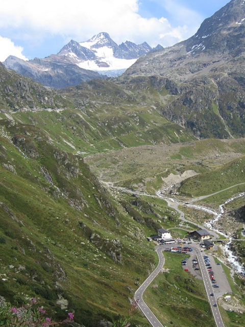 Kurz vor Erreichen der Passhöhe - das Hotel "Steingletscher" weit zurückgelassen