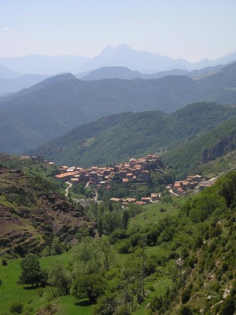 Südanfahrt: Castellar de n´Hug von oben