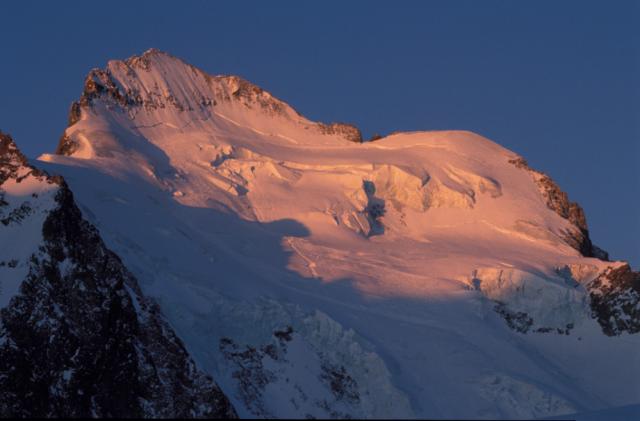 Der Barre des Ecrins (4102 m), der höchste Gipfel des Ecrins NationalparksLa Marmotte 2003Rolf Majcen