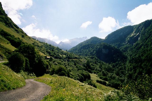  Anfahrt Aubisque Richtung Gourette.Tag 6 Sommertour Pyrenäen 2002
