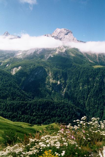  Blick zum Pic de Ger.Tag 6 Sommertour Pyrenäen 2002