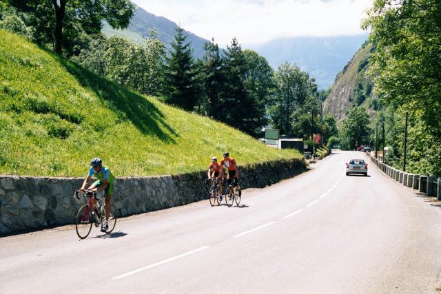  Heinrich und Tobi in der Westseite des Col du Tourmalet.Tag 6 Sommertour Pyrenäen 2002