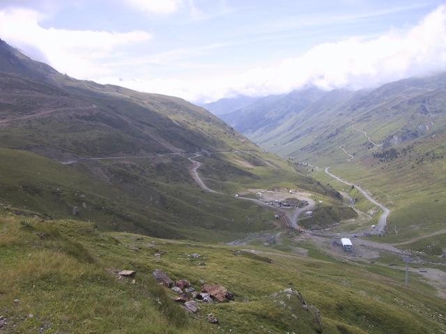  Blick auf Baréges am Col du Tourmalet.Tag 6 Sommertour Pyrenäen 2002