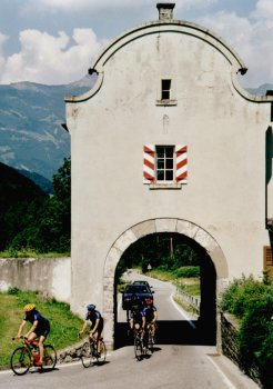 Alte Festungsdurchfahrt am Luzisteig.Sommertour 2001