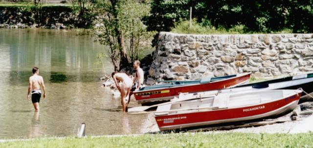 Am Lago legen wir ein Badestopp ein - kalt.Tag 3 Sommertour 2001
