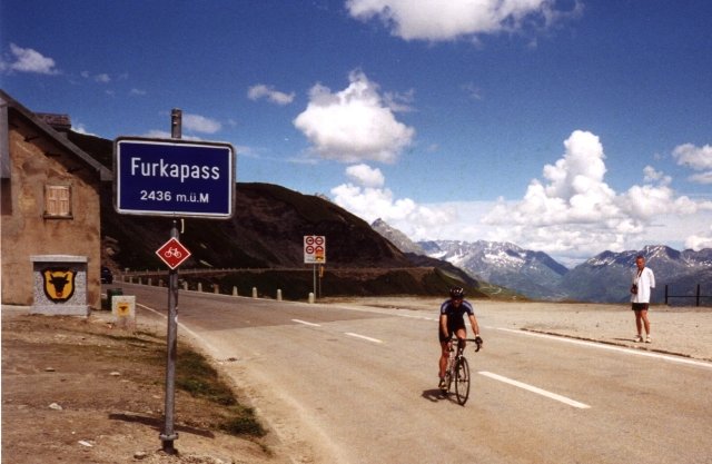 Andy erreicht den FurkapassZentralschweiztour 2001