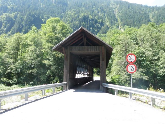 Brücke über die Ill nach Sankt Gallenkirch