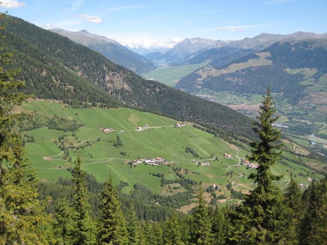 Blick von der Auffahrt zum Montoni zu den Lichtenberger Höfen...