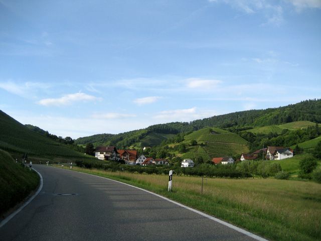 Bis Ringelbach steigt der Talboden sanft an.