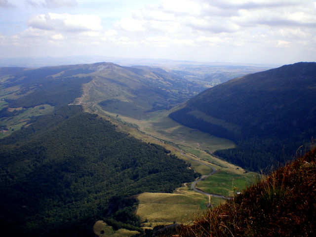 Blick vom Puy Mary ins Tal der Santoire, Richtung Dienne.