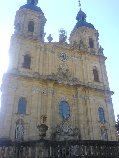 Die Front der Basilika von Gößweinstein
