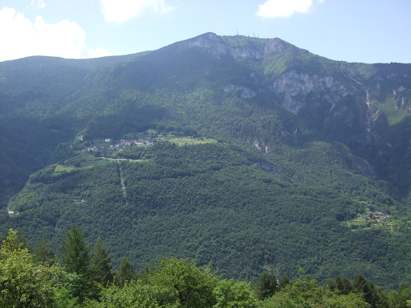 Guardia und der Monte Finonchio.