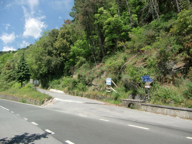 Abzweig zur kleinen Straße über die Goletta di Guaitarola