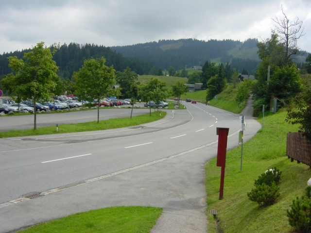 Die Straße am Pass, Richtung Schwarzenberg/Egg.