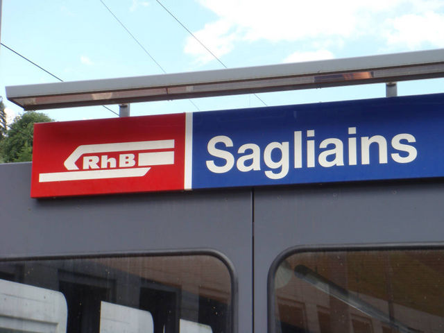 Sagliains, der Bahnhof, der mich rettete. Dann stieg ich in den Zug und fuhr durch den (relativ neuen) Vereinatunell in Richtung Klosters