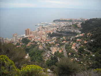 Blick auf Monaco bei der Abfahrt Richtung Menton