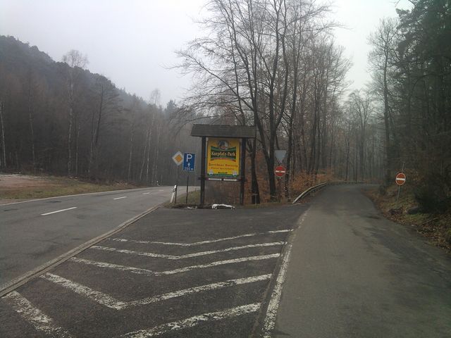 Am Beginn der Abfahrt nach Lindenfels: Hinweis auf den Kurpfalz-Park