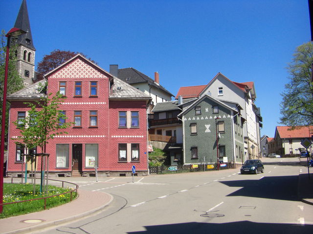 Kreuzung aus Richtung Trusetal gesehen, geradeaus geht es zum Inselsberg, rechts zum Wiebach, links zum Dreiherrenstein.