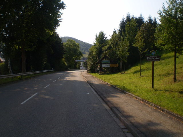 Westanfahrt: Ortseingang Bühlertal.
