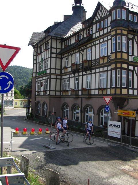 Baustelle ab dem Kreisel in Schwarzburg.