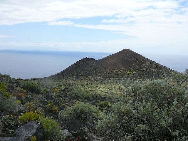 via Las Caletas: Volcano de Viento