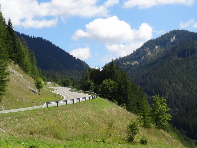 Anfahrt von Wegscheid: Straßenverlauf nach Kehre 2 Richtung Passhöhe