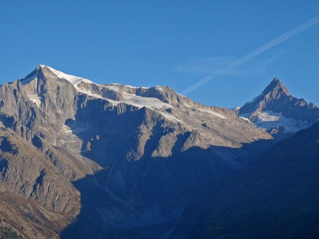 Kl. Wannenhorn(3707m) und Finsteraarhorn(4272m) von Alpe Frid.